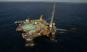 Brasil bate recorde de produção de petróleo e gás em maio com avanço expressivo no pré-sal