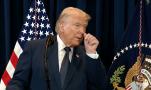 Petróleo recua após Trump adiar ataques ao Irã e mercados globais reagem